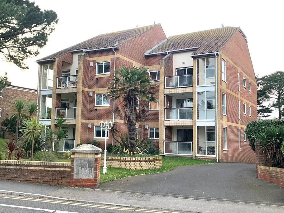 Spacious Sandbanks Apartment Near Beach And Bars With Free Parking Poole Exteriör bild