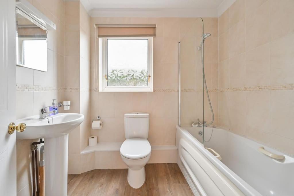 Spacious Sandbanks Apartment Near Beach And Bars With Free Parking Poole Exteriör bild