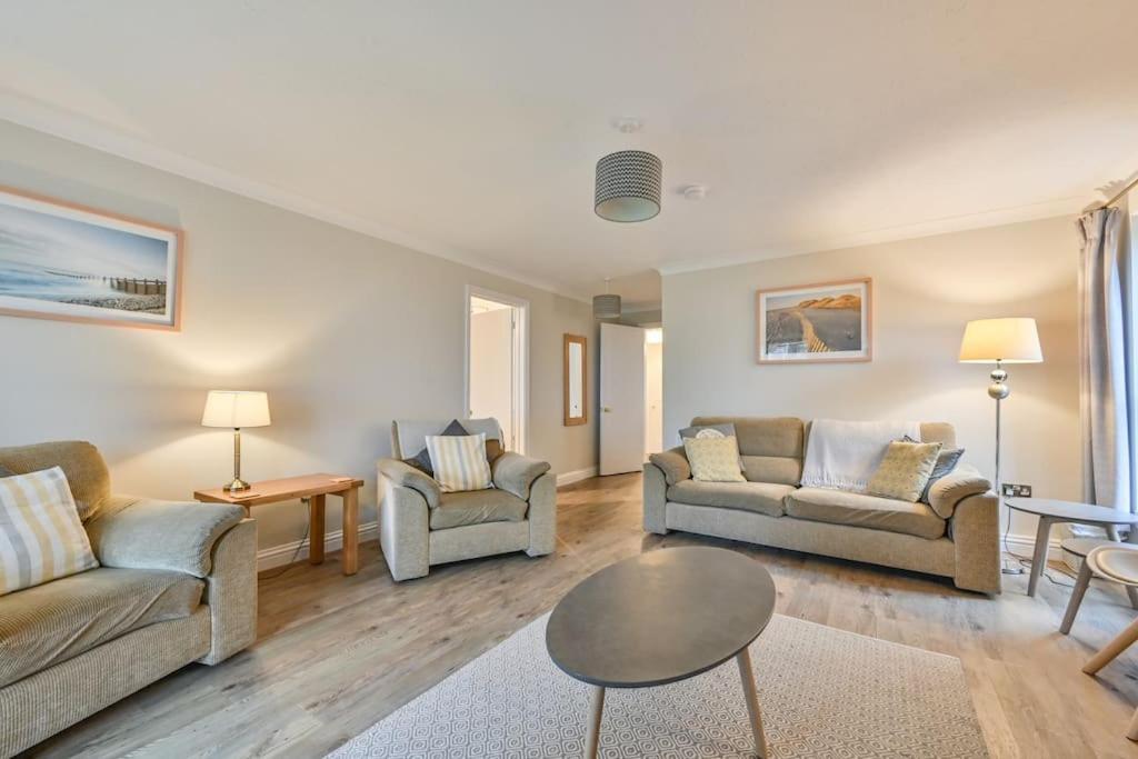 Spacious Sandbanks Apartment Near Beach And Bars With Free Parking Poole Exteriör bild